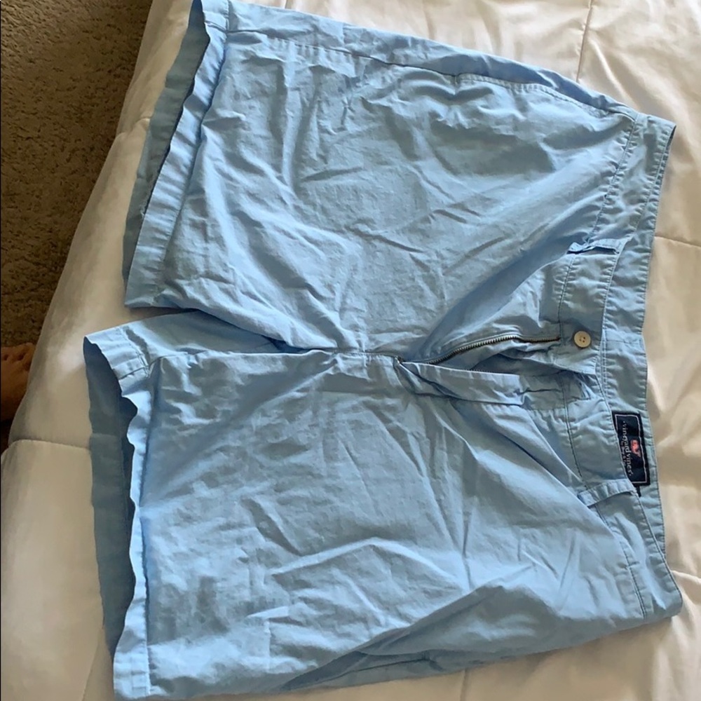 light blue vineyard vine shorts